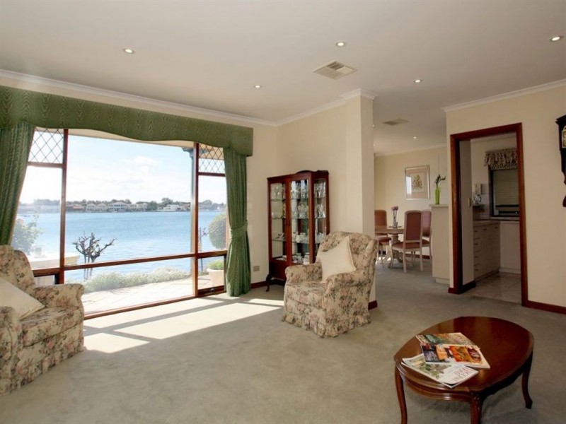 5/4 Siesta Court, West Lakes SA 5021