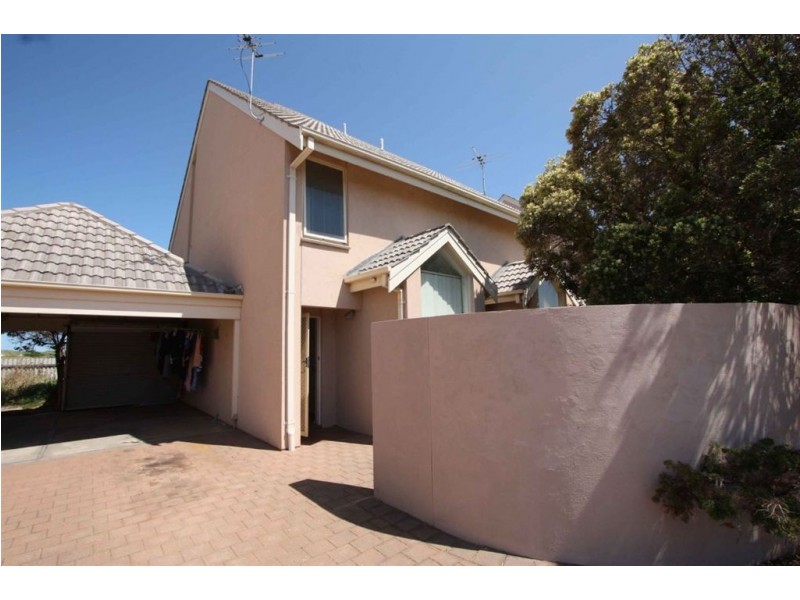 7/4 Gulf Point Drive, North Haven SA 5018