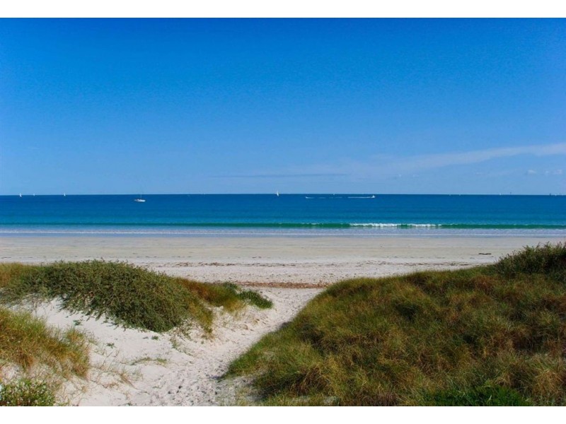 7/4 Gulf Point Drive, North Haven SA 5018