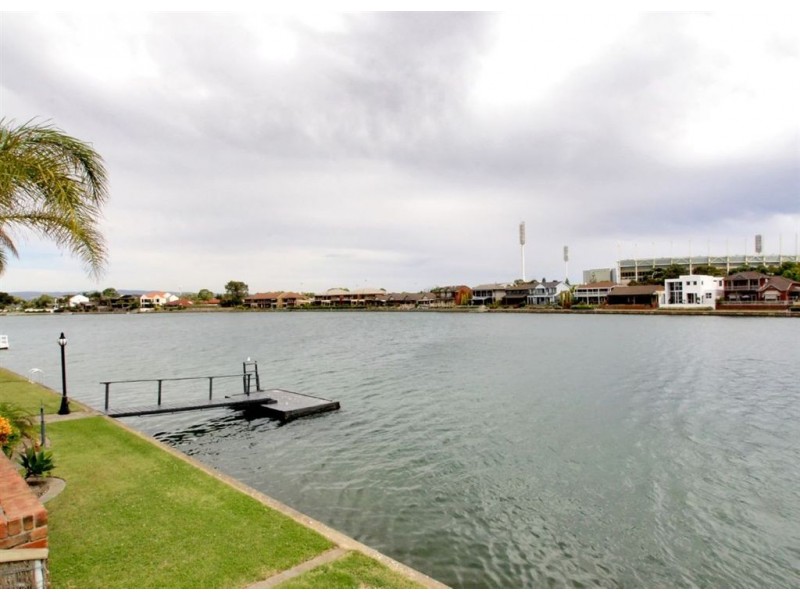 59 Sir John Marks Drive, West Lakes SA 5021