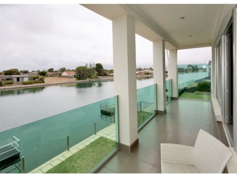 26A Antigua Grove, West Lakes SA 5021