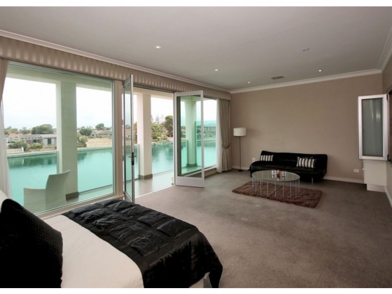 26A Antigua Grove, West Lakes SA 5021