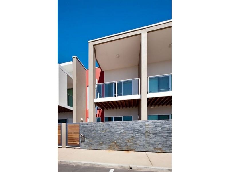 6 Karka Cove, New Port SA 5015