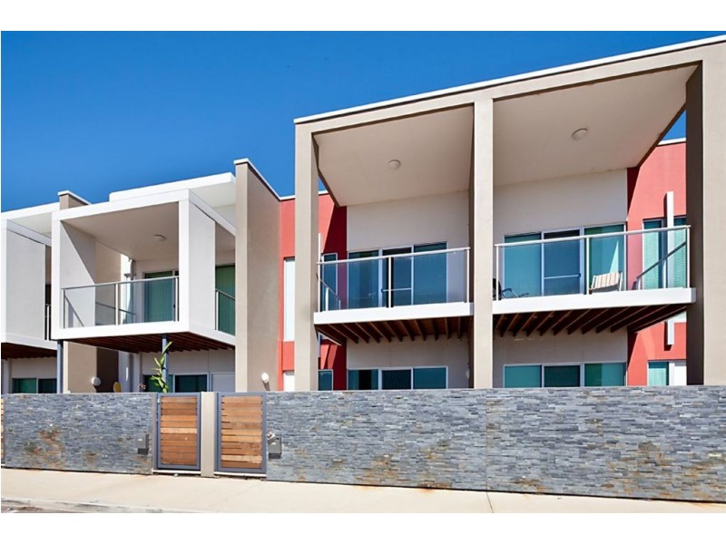 6 Karka Cove, New Port SA 5015