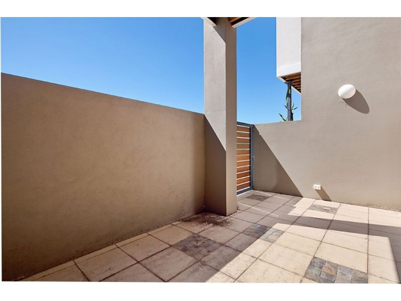 6 Karka Cove, New Port SA 5015