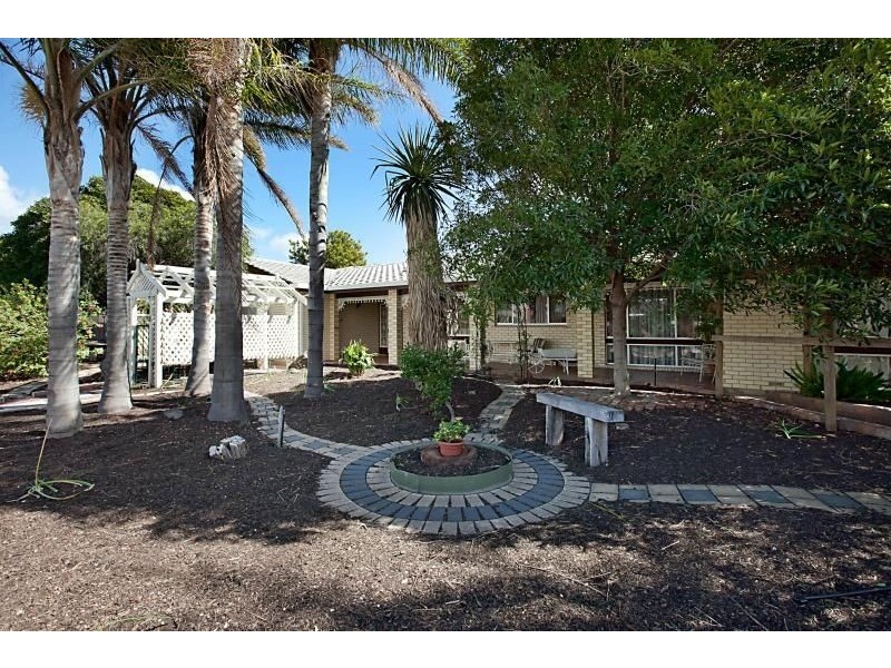 2 Cooba Way, West Lakes SA 5021