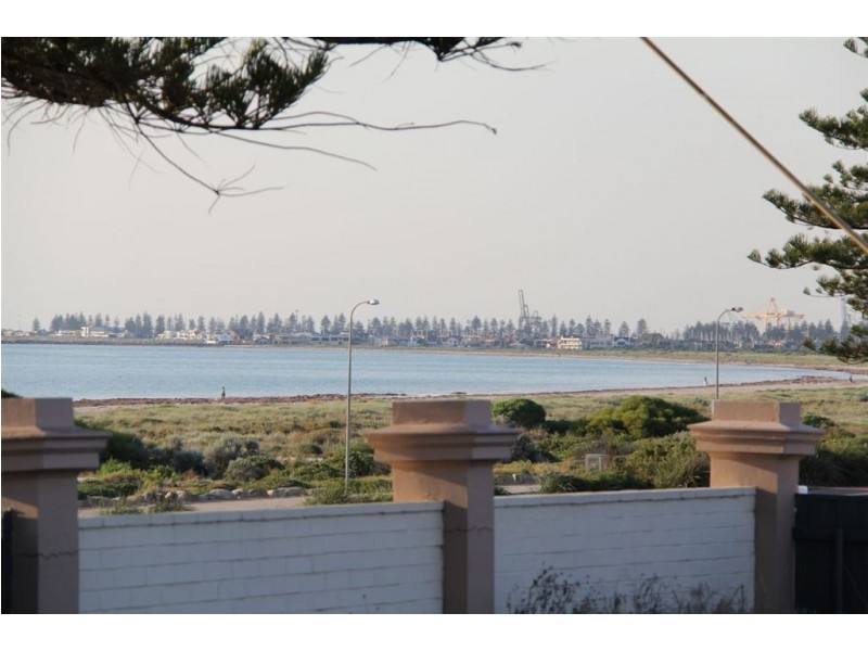 213 Lady Gowrie Drive, Largs Bay SA 5016