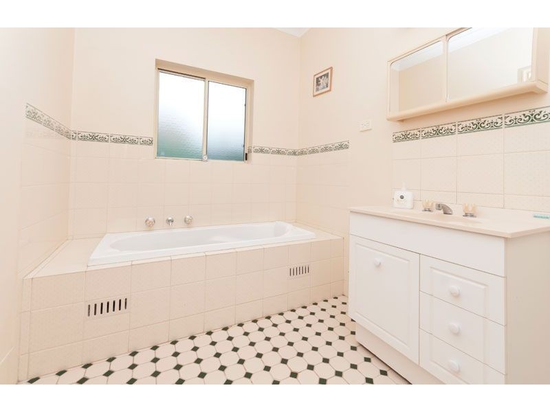 5 Heath Street, Birkenhead SA 5015