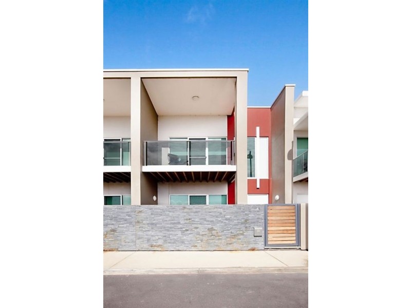 4 Karka Cove, New Port SA 5015