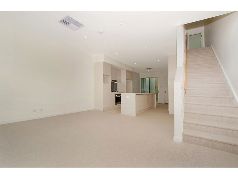 18 Karka Cove, New Port SA 5015