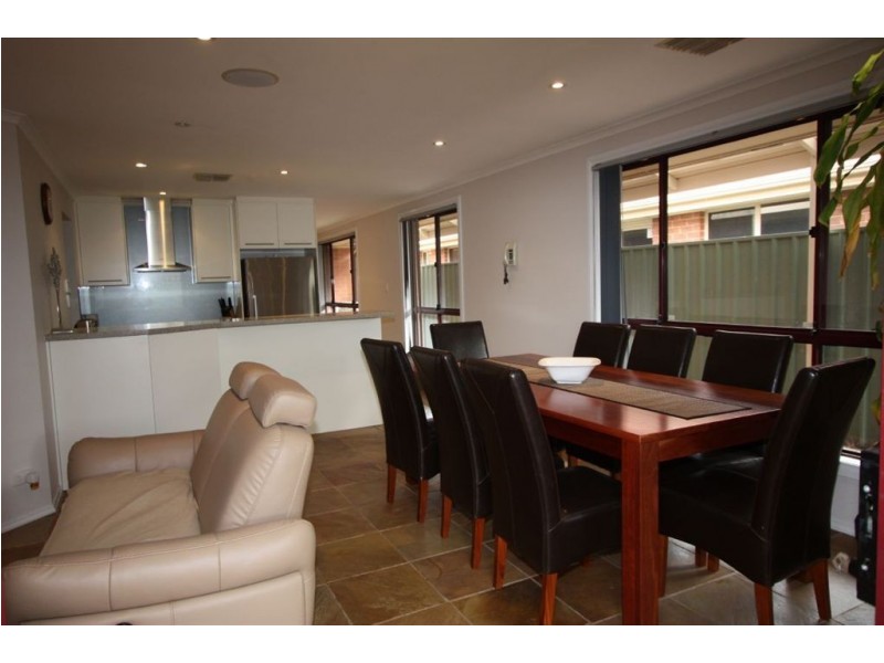 2 Kingscote Street, Alberton SA 5014