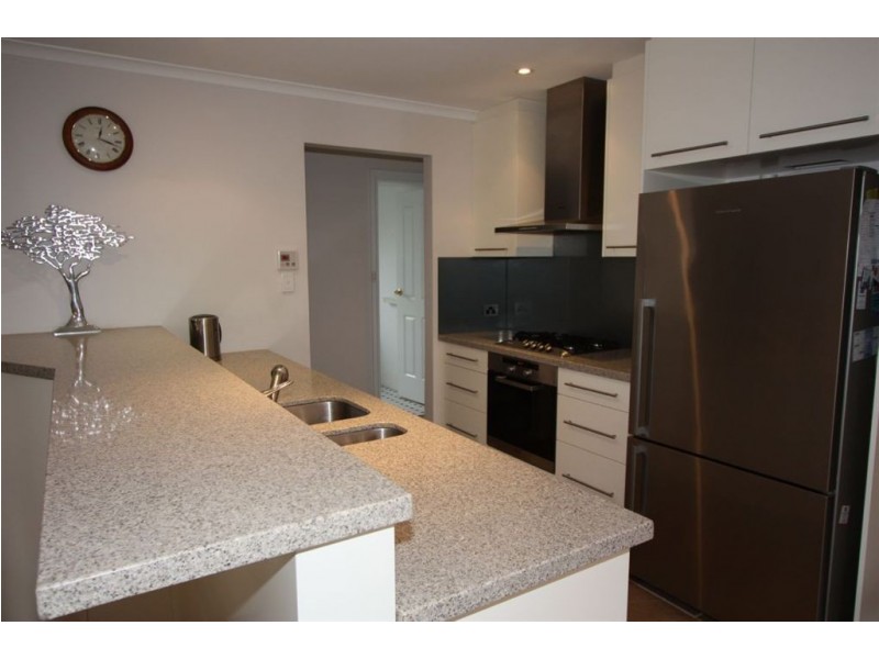 2 Kingscote Street, Alberton SA 5014