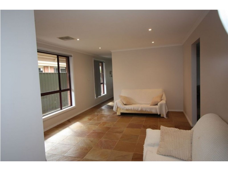 2 Kingscote Street, Alberton SA 5014