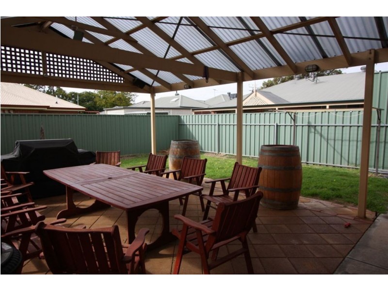 2 Kingscote Street, Alberton SA 5014