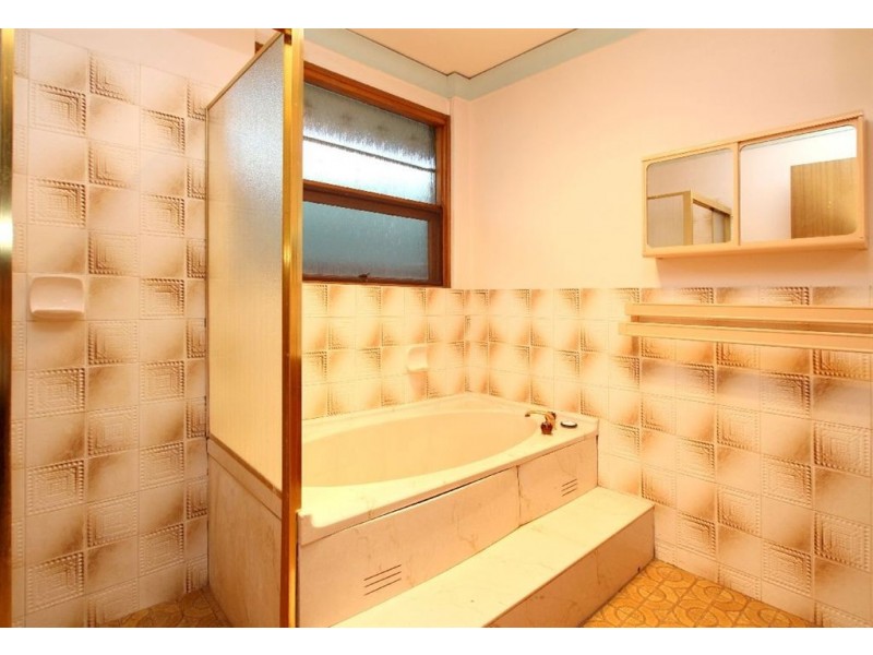 5 Frome Crescent, West Lakes SA 5021