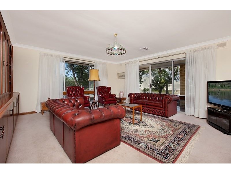 2 Cooba Way, West Lakes SA 5021