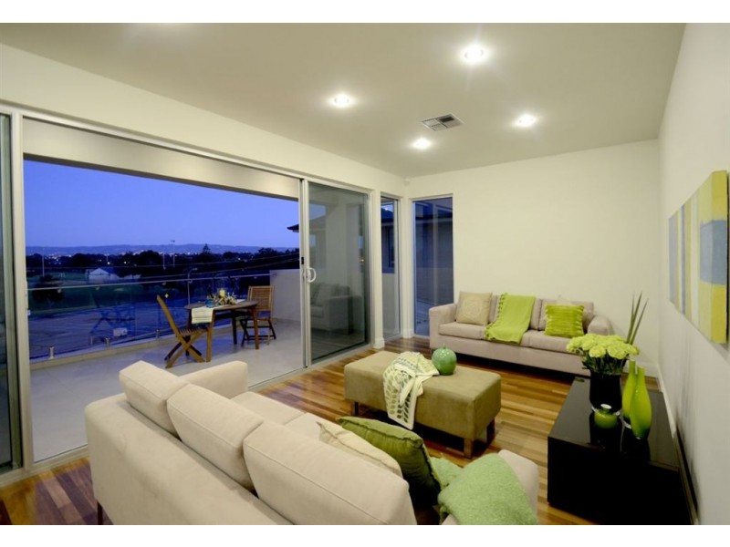 18 Seaview Road, Tennyson SA 5022