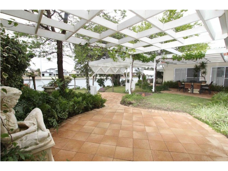 24 Newcombe Avenue, West Lakes Shore SA 5020