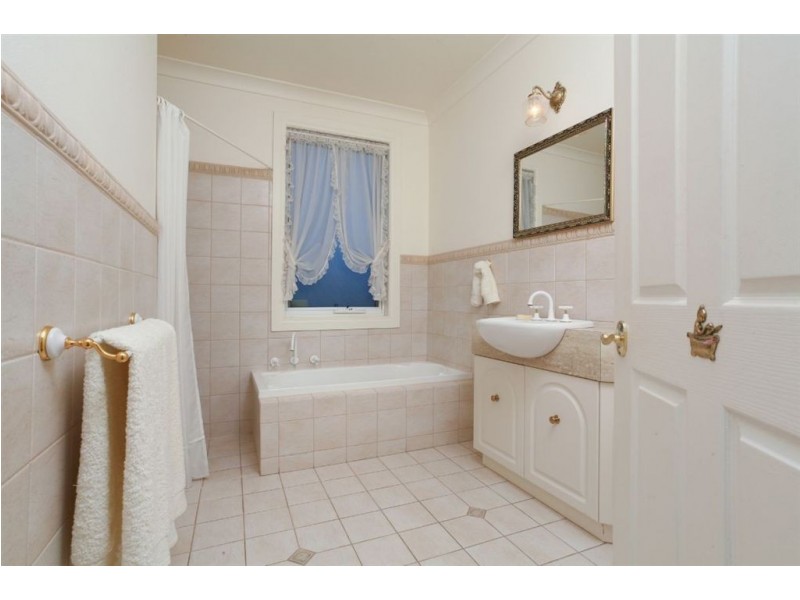 24 Newcombe Avenue, West Lakes Shore SA 5020