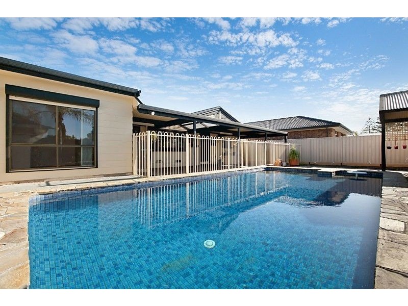 9 Moldavia Walk, Osborne SA 5017