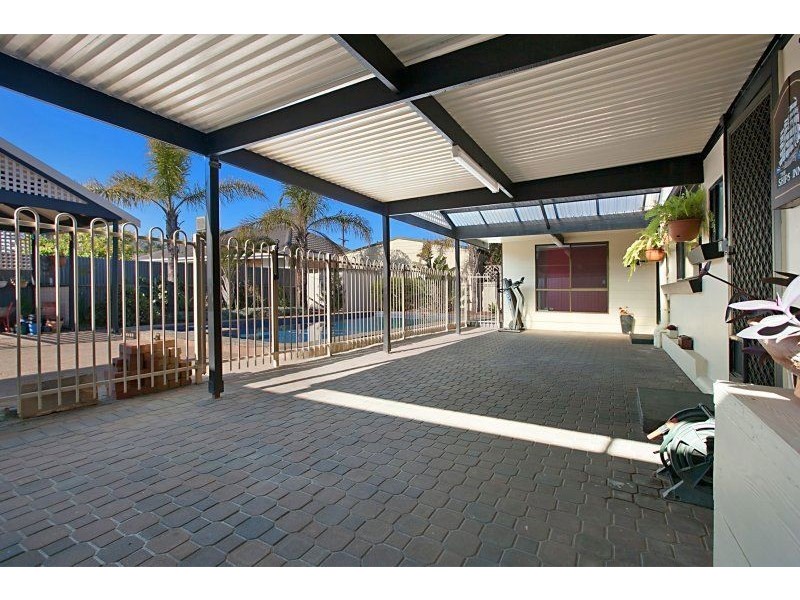 9 Moldavia Walk, Osborne SA 5017
