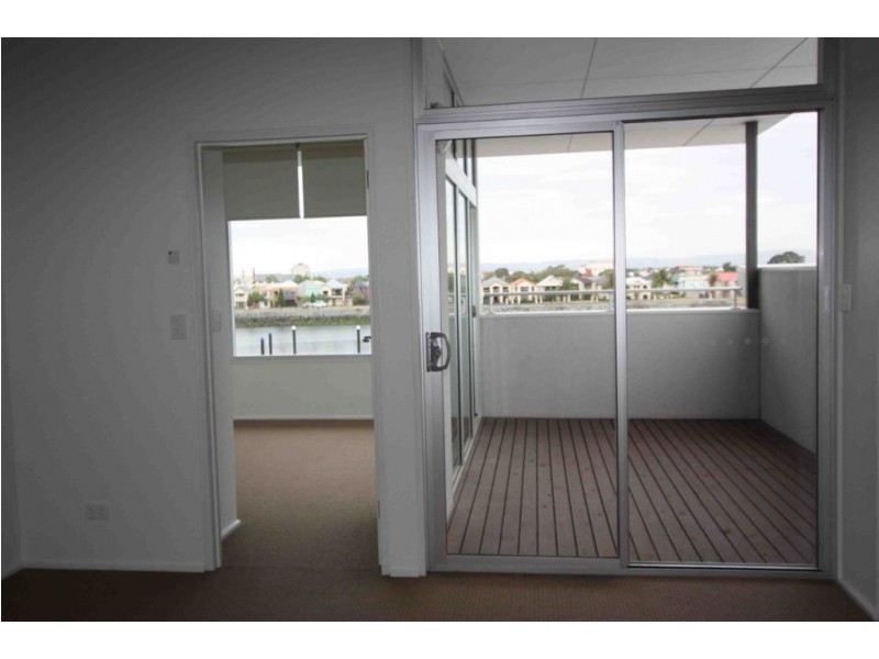 10 Parri Crescent, New Port SA 5015