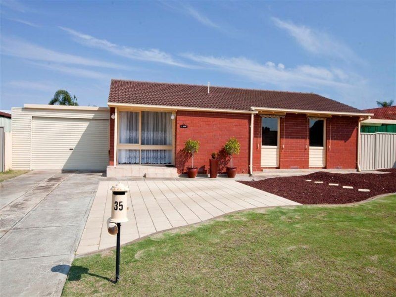 35 Tucker Crescent, North Haven SA 5018