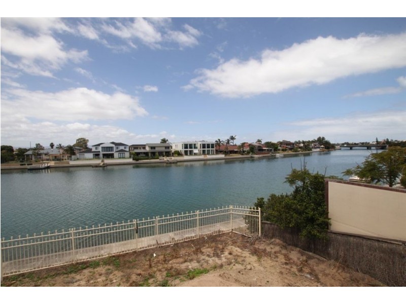 22 Newcombe Avenue, West Lakes Shore SA 5020