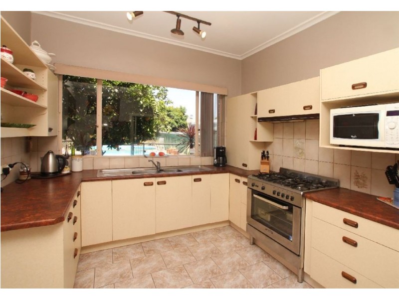 15 Glenlossie Street, Woodville South SA 5011