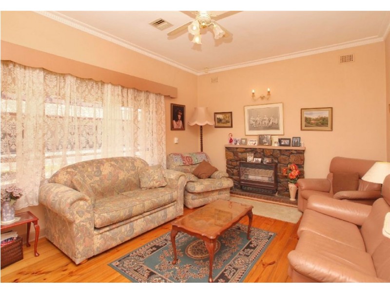 15 Glenlossie Street, Woodville South SA 5011