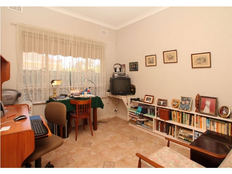 15 Glenlossie Street, Woodville South SA 5011