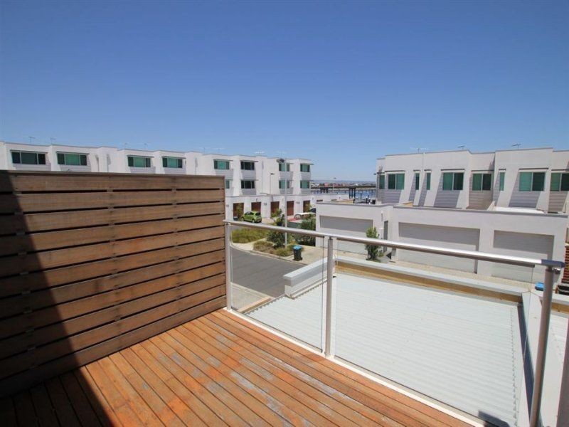 6 Karka Cove, New Port SA 5015