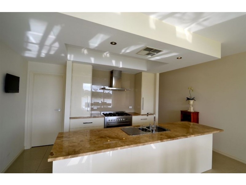 7A Dutton Grove, West Lakes Shore SA 5020