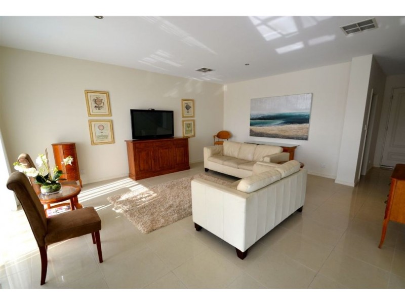 7A Dutton Grove, West Lakes Shore SA 5020