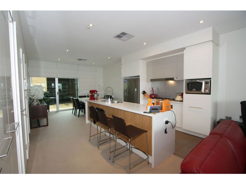 27 Karka Cove, New Port SA 5015