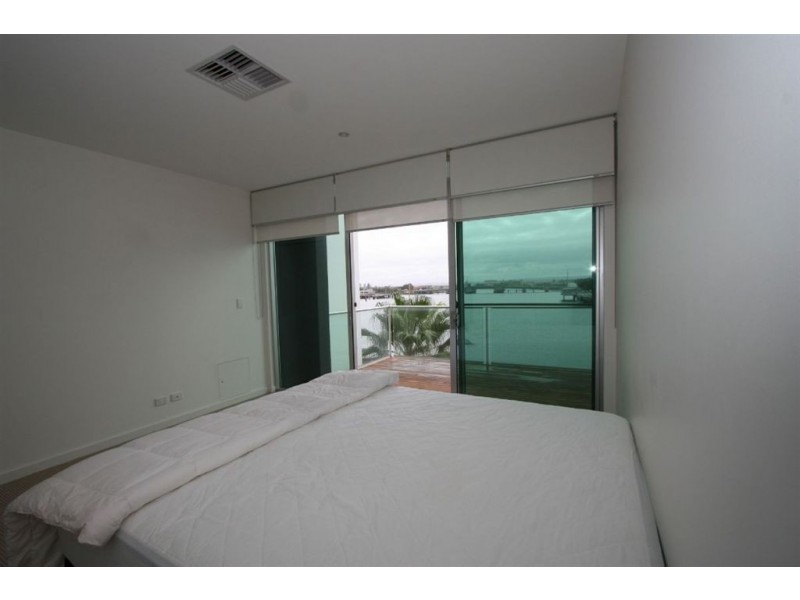 27 Karka Cove, New Port SA 5015