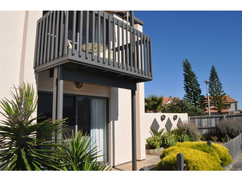 142 Gulf Point Drive, North Haven SA 5018