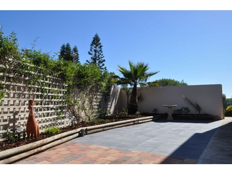 142 Gulf Point Drive, North Haven SA 5018