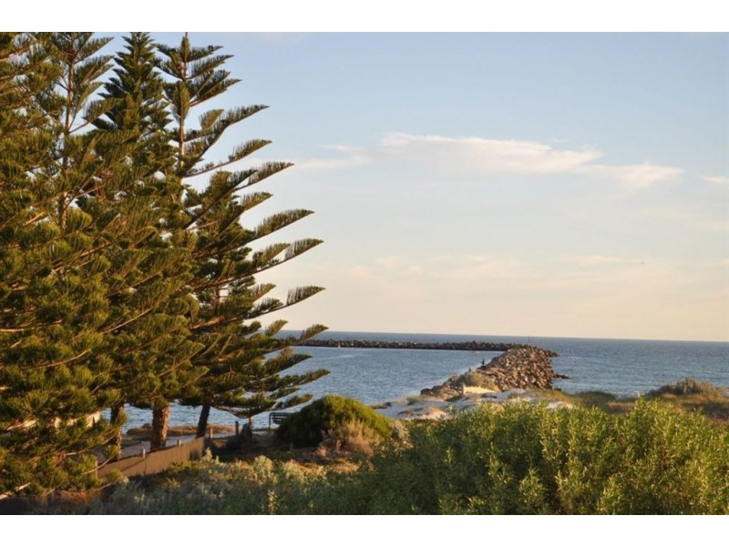 142 Gulf Point Drive, North Haven SA 5018