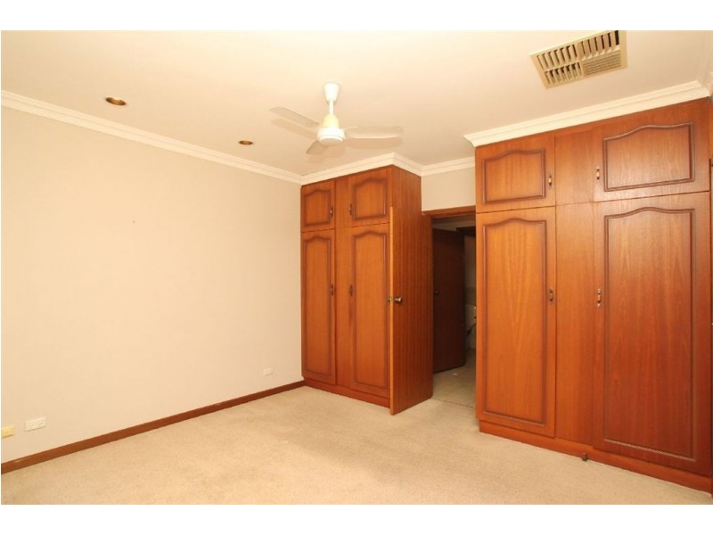 2/1 Cocos Grove, West Lakes SA 5021