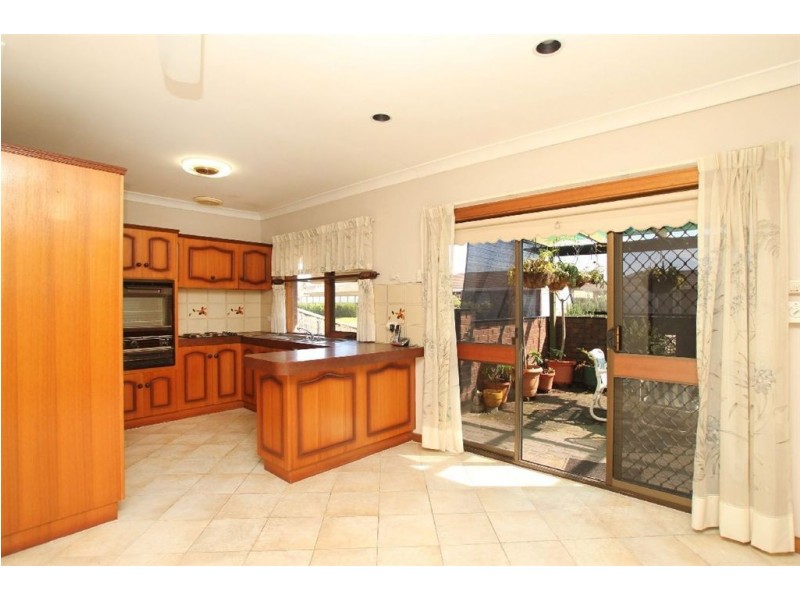 2/1 Cocos Grove, West Lakes SA 5021