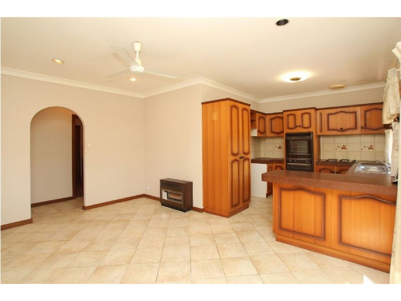 2/1 Cocos Grove, West Lakes SA 5021