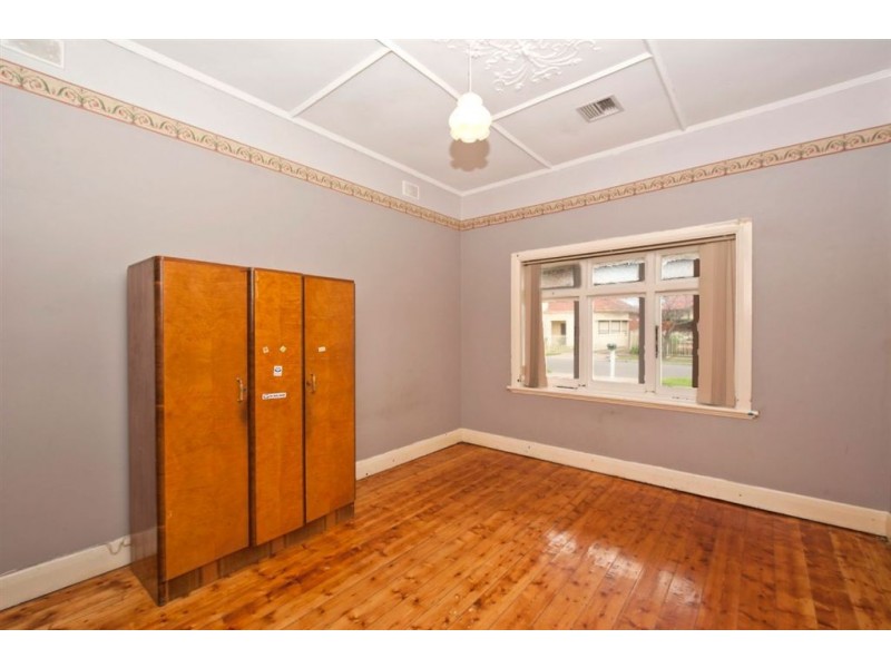 8 Alice Street, Findon SA 5023