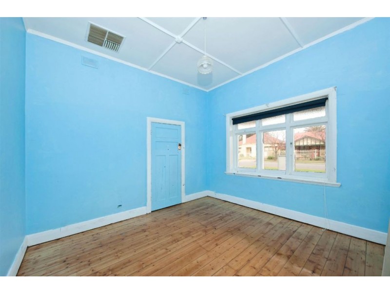 8 Alice Street, Findon SA 5023