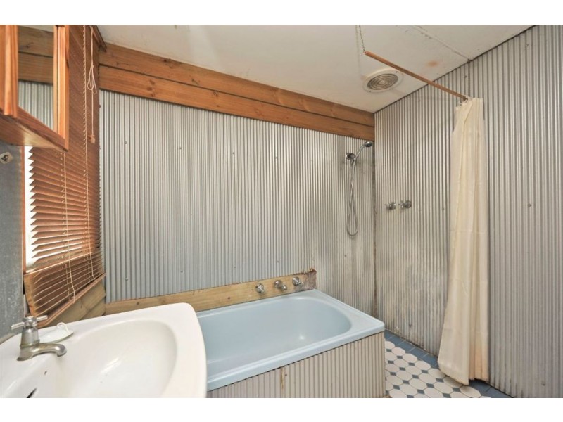 8 Alice Street, Findon SA 5023