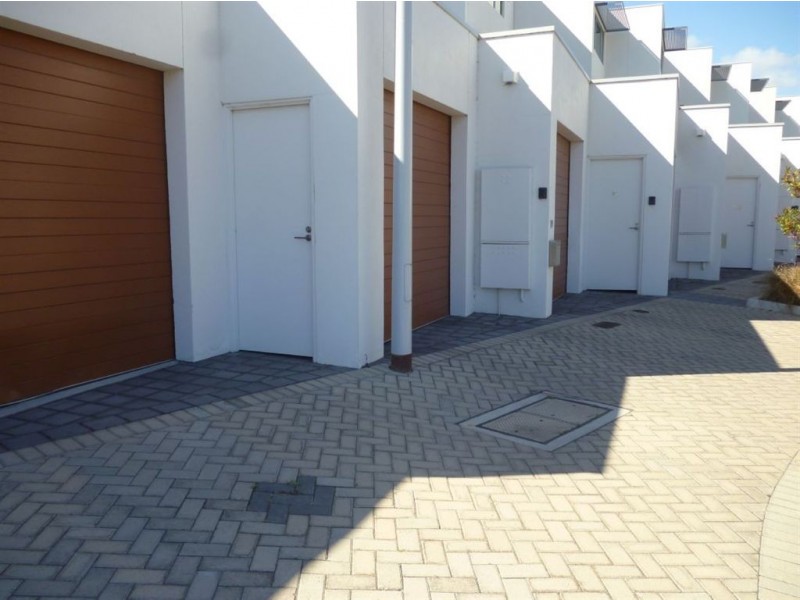 17 Karka Cove, New Port SA 5015