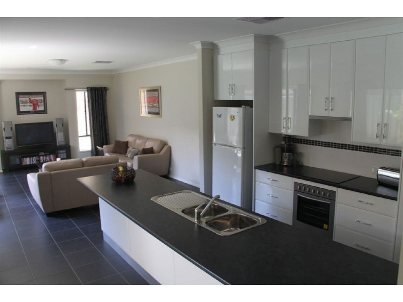 2 Palani Ct, Mawson Lakes SA 5095