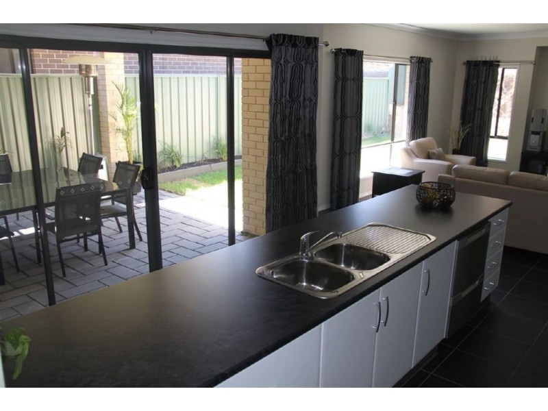 2 Palani Ct, Mawson Lakes SA 5095