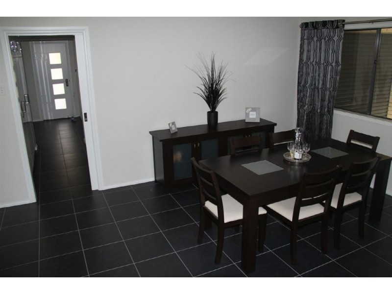 2 Palani Ct, Mawson Lakes SA 5095