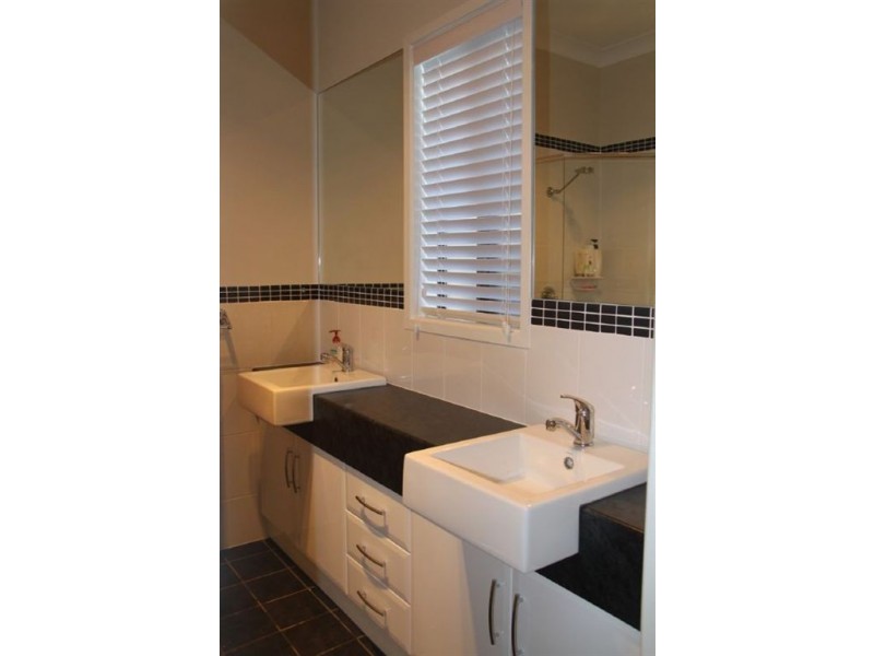 2 Palani Ct, Mawson Lakes SA 5095